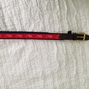Red vineyard vines belt